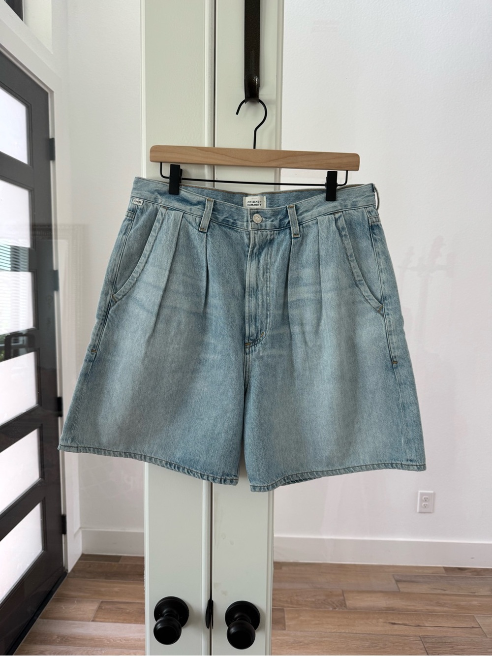 Citizens of Humanity Maritzy Light Wash Pleated Denim Trouser Shorts - Picture 6 of 9